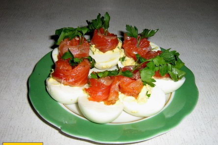 Рецепт яиц, фаршированных семгой