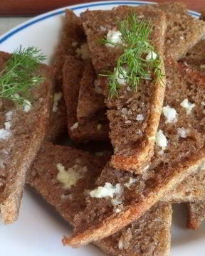 Чесночные гренки в духовке