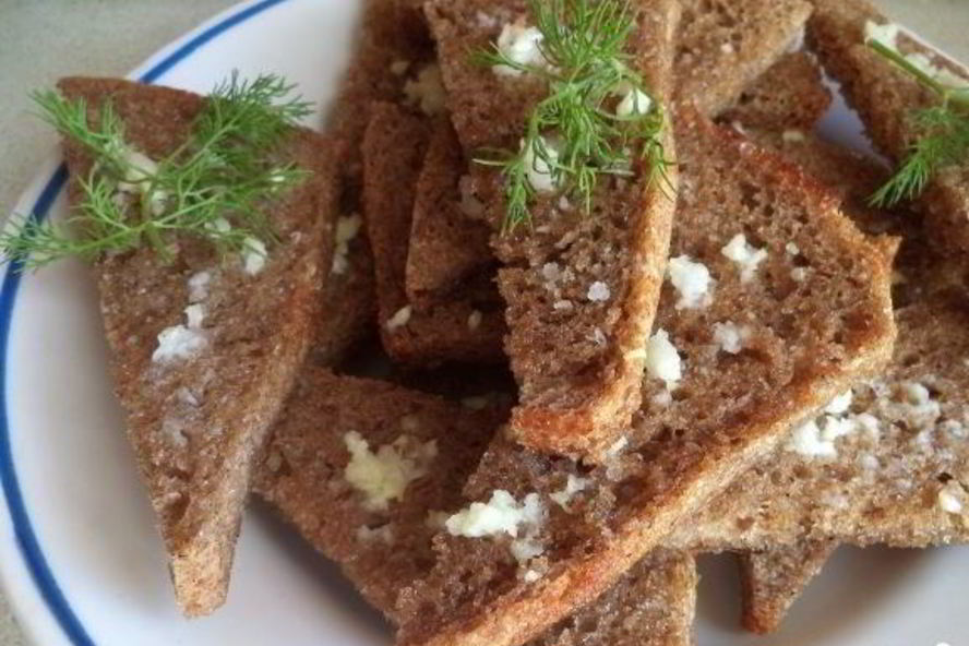 Рецепт чесночных гренков в духовке