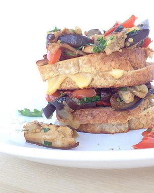 Двойные гренки без яиц с овощами