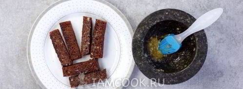 гренки из бородинского хлеба с чесноком. Шаг 12