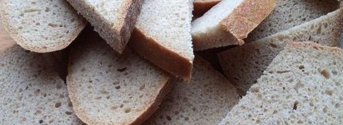 гренки с чесноком на сковороде. Шаг 3