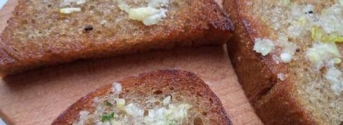 гренки с чесноком на сковороде. Шаг 7