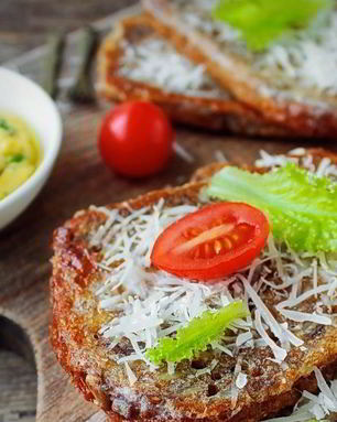 Гренки с помидорами и сыром к завтраку