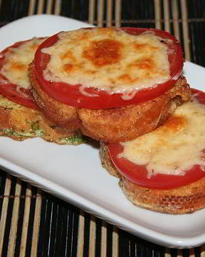 Гренки с помидорами и сыром в духовке