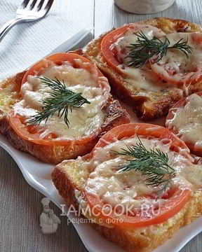 Гренки с помидорами и сыром