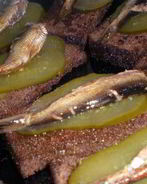 Гренки с шпротами