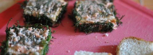 бутерброды канапе божья коровка. Шаг 3