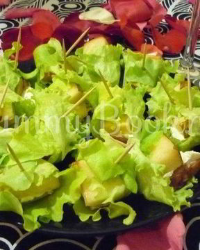 Изящные канапе с грушей, ветчиной и сыром