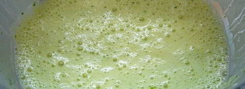 канапе из блинчиков с сосисками и помидорками черри. Шаг 3