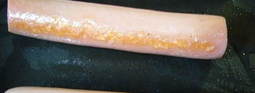 канапе из блинчиков с сосисками и помидорками черри. Шаг 4