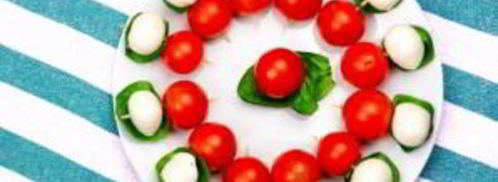 канапе с черри и моцареллой. Шаг 4