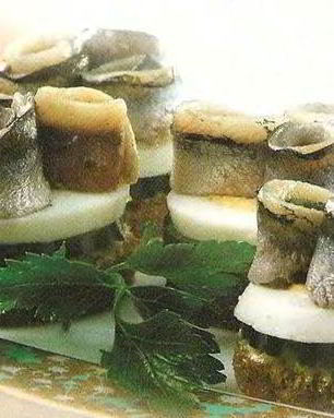 Канапе с килькой