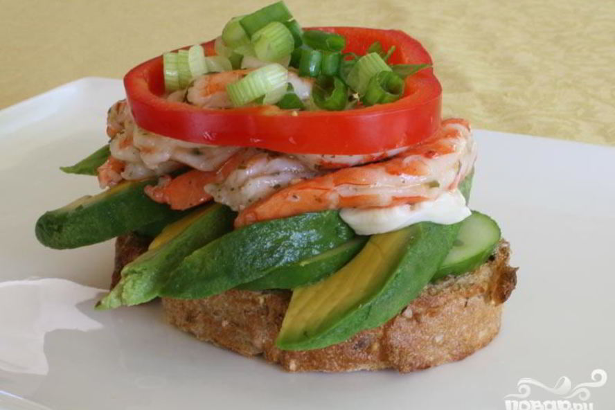 Рецепт канапе с креветками и авокадо