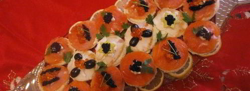 канапе с лососем и ароматным маслом. Шаг 5