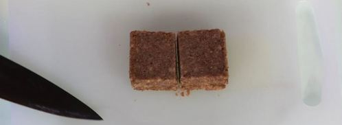 канапе с сельдью и красным луком. Шаг 3