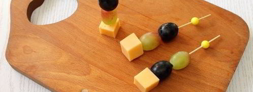 канапе с сыром и виноградом. Шаг 6