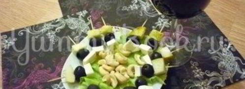 пикантные канапе с сыром, фруктами и маслинами. Шаг 19