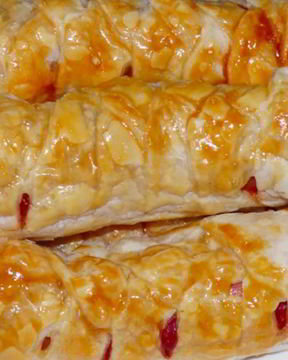 Хот-дог из слоеного теста