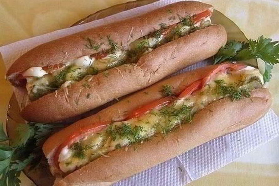 Рецепт хот-дога с огурцом по-домашнему