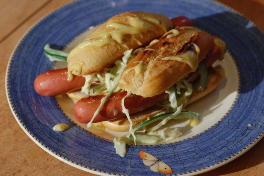 Рецепт хот-догов с зелеными овощами и горчичным майонезом