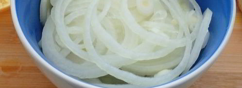 маринованный лук с аджикой и пряностями. Шаг 4