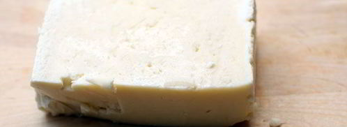 миш-маш из поджаренных яиц, брынзы, свежего перца и специй. Шаг 5