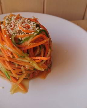 Морковь по-корейски с огурцом