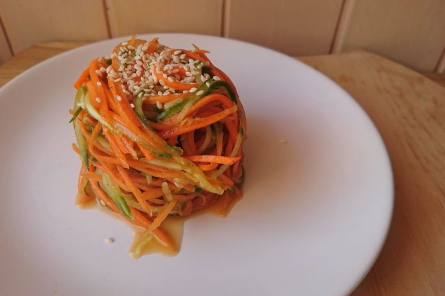 Рецепт моркови по-корейски с огурцом