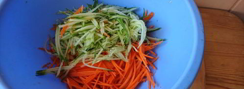 морковь по-корейски с огурцом. Шаг 4