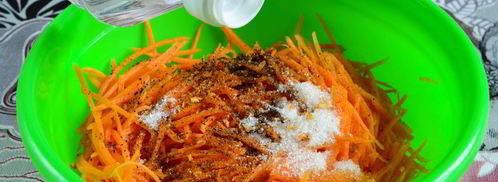 морковь по-корейски с приправой. Шаг 5