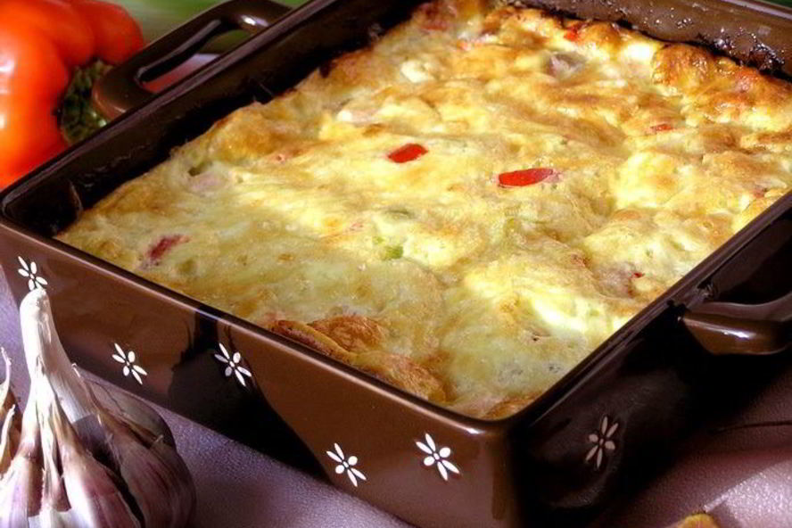 Рецепт фриттаты осенней с лососем, сладким перцем и луком-пореем