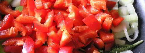 фриттата осенняя с лососем, сладким перцем и луком-пореем. Шаг 3