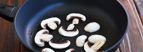 омлет на кефире на сковороде. Шаг 6