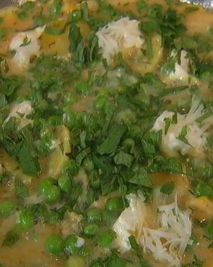 Омлет с зеленым горошком, картофелем и сыром