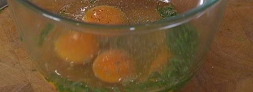 омлет с зеленым горошком, картофелем и сыром. Шаг 6