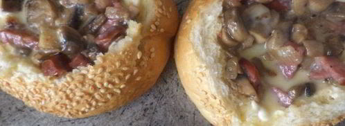 омлет в булочке с шампиньонами и колбаской. Шаг 5