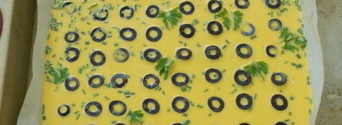 рулет-омлет с маслинами в духовке. Шаг 5