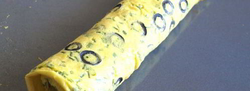 рулет-омлет с маслинами в духовке. Шаг 6