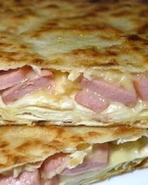 Сырный омлет Ека в лаваше