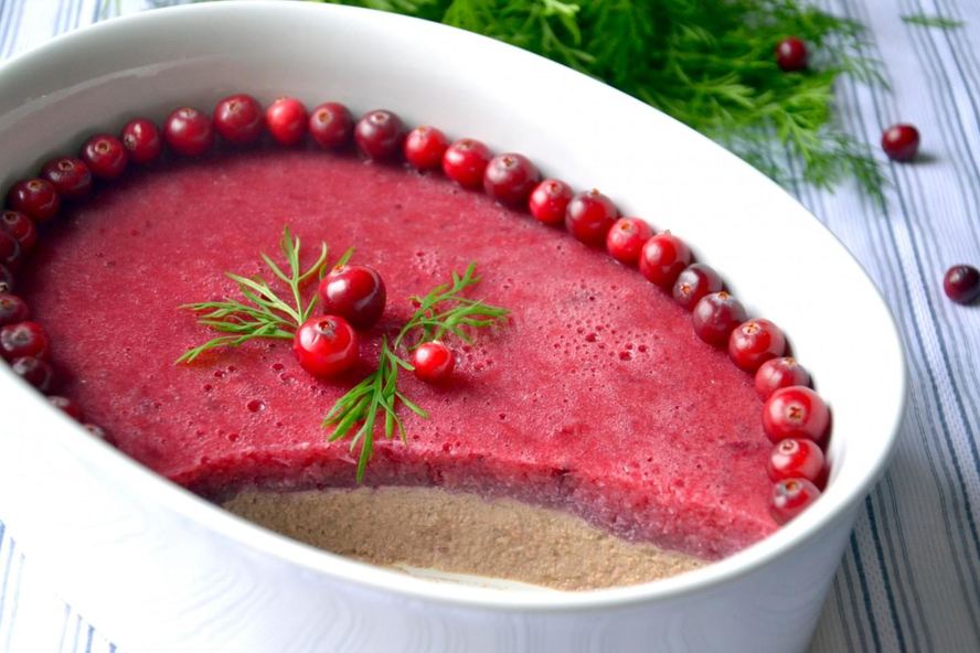 Рецепт паштета из куриной печени со сливово-клюквенным желе