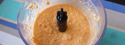 паштет из нута с вялеными томатами и маринованным огурчиком. Шаг 7