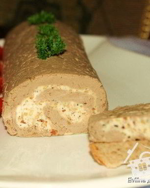 Паштет из печени с маслом и орехами