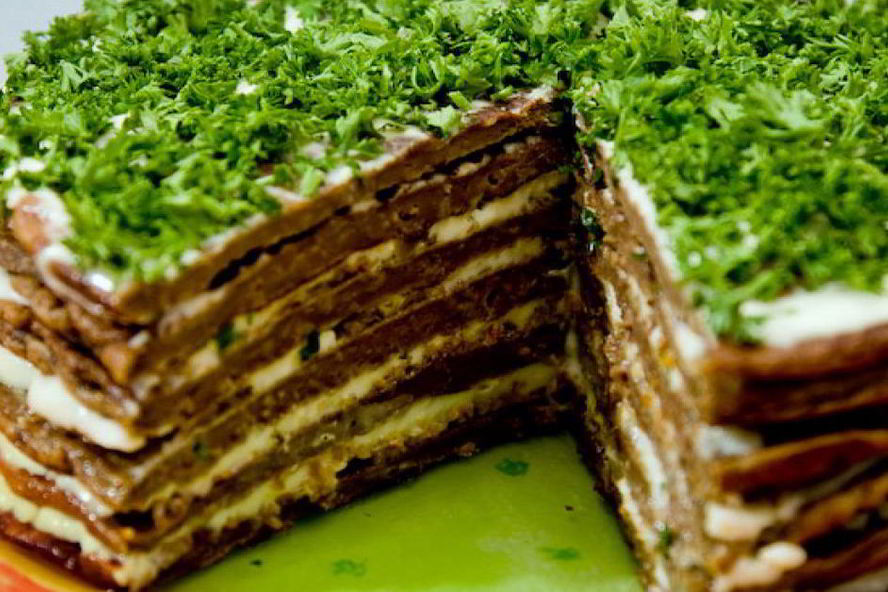 Рецепт печеночного торта с чесноком