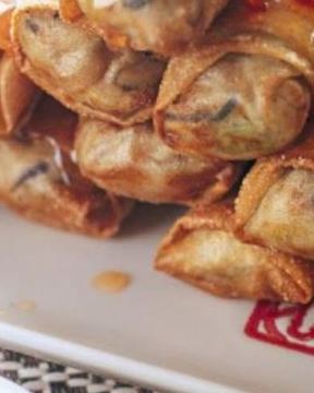 Китайские роллы с курицей и грибами