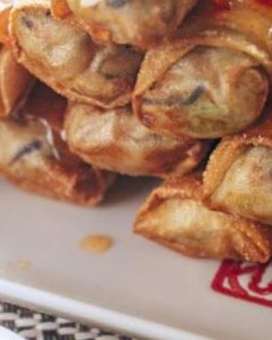 Китайские роллы с курицей и грибами