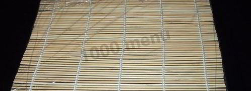 маки суши с лососем, сыром и огурцом. Шаг 6