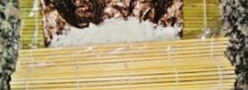 роллы с крабовыми палочками. Шаг 5