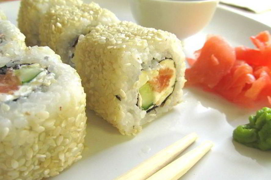 Рецепт роллов с лососем и сыром филадельфия