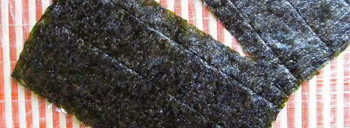 роллы с лососем и сыром филадельфия. Шаг 3